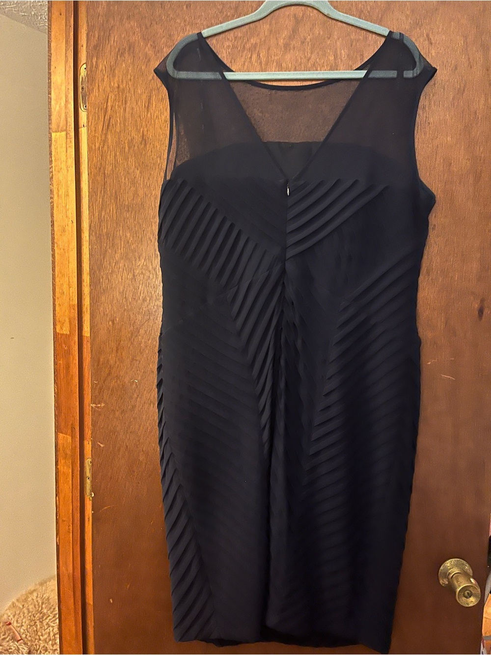 Sleeveless navy  Sheath Dress with Textured Chevron Detail
